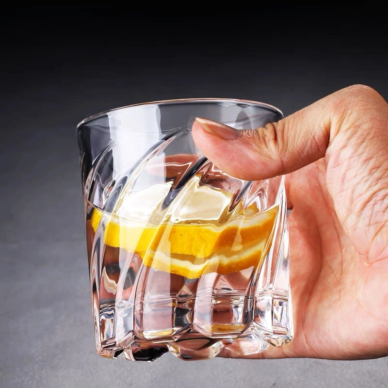 Bar Creative Rotating Whiskey Rotating Wine Glass Decompression Cup